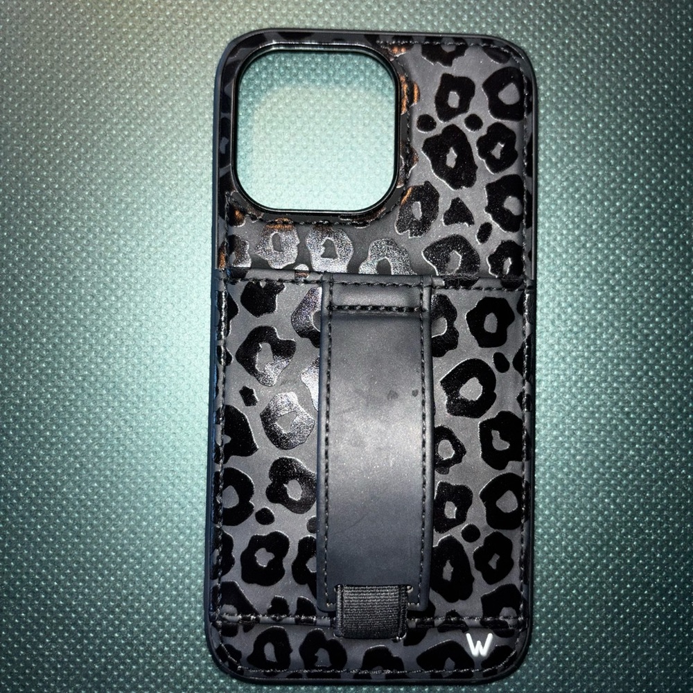 WALLI phone case ! For the iPhone 13 Pro.